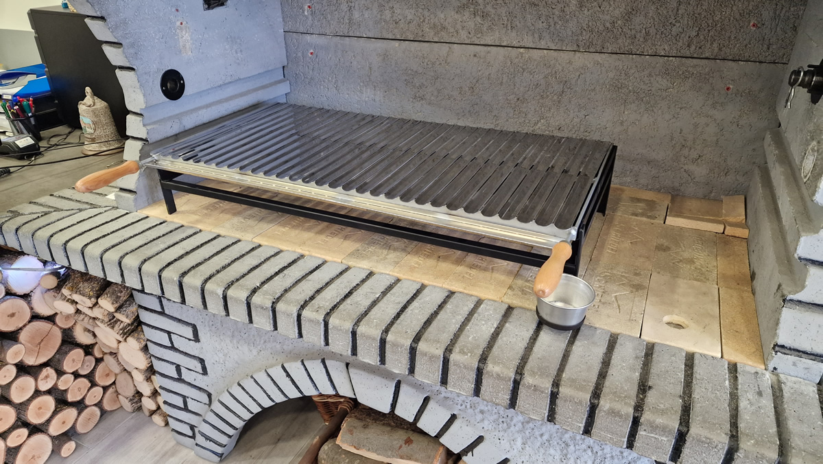 Roštilj 50×93 cm sa stalkom na 2 visine