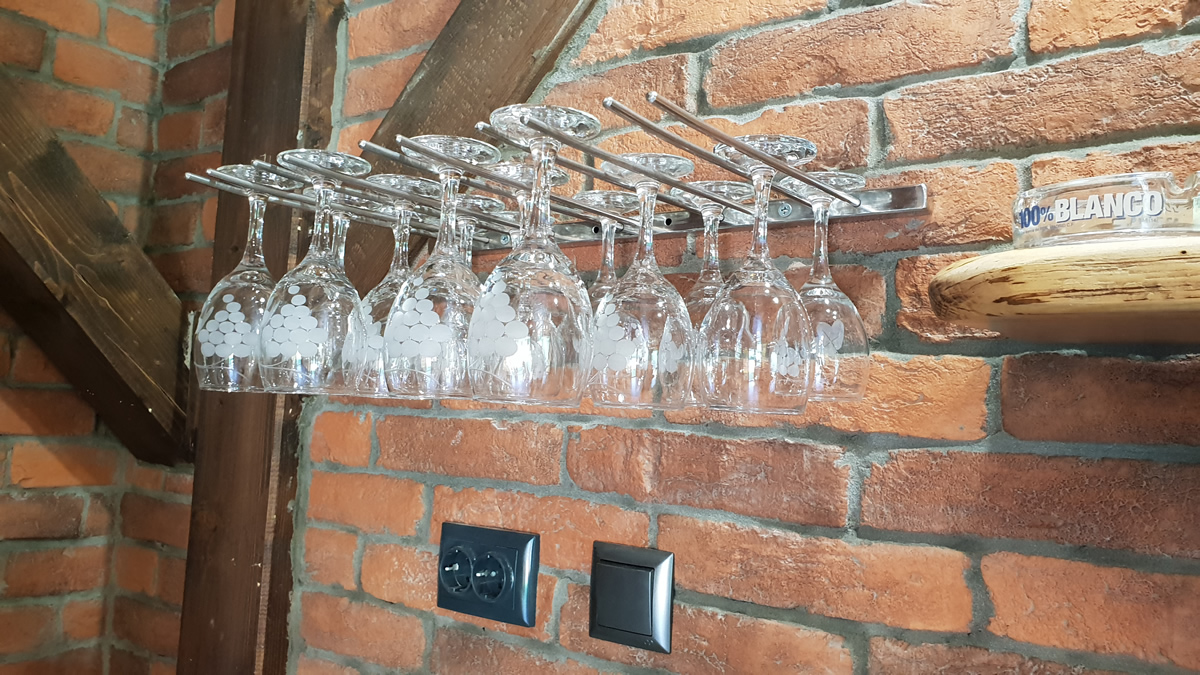 Stalak za čaše - stropni